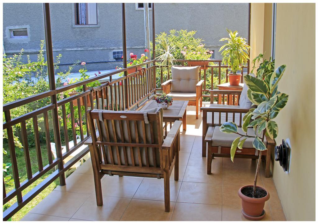 Tinikos Guest House Telavi Luaran gambar