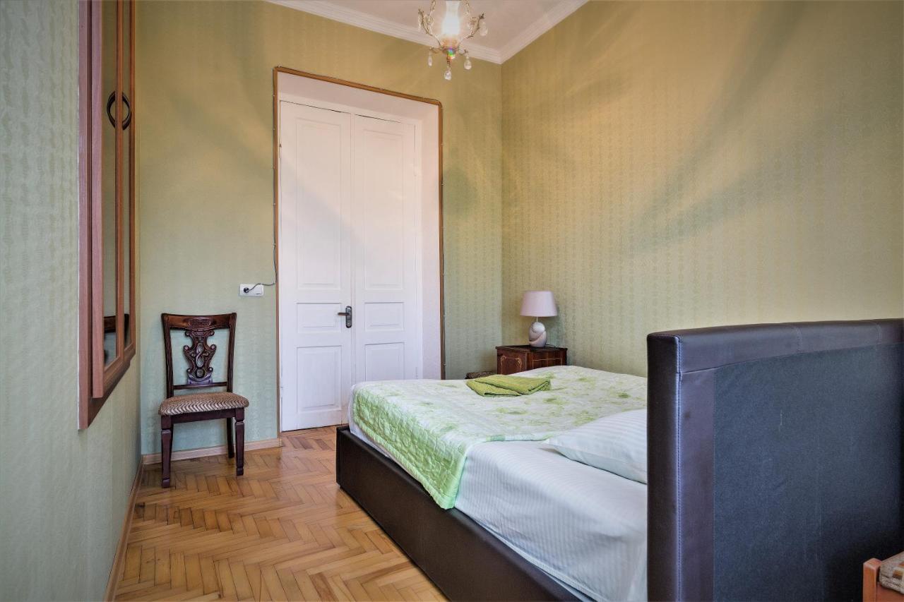 Tinikos Guest House Telavi Luaran gambar