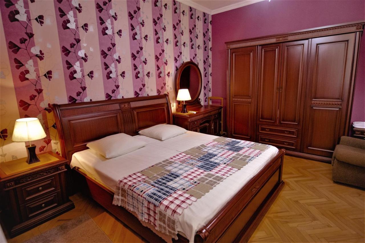 Tinikos Guest House Telavi Luaran gambar