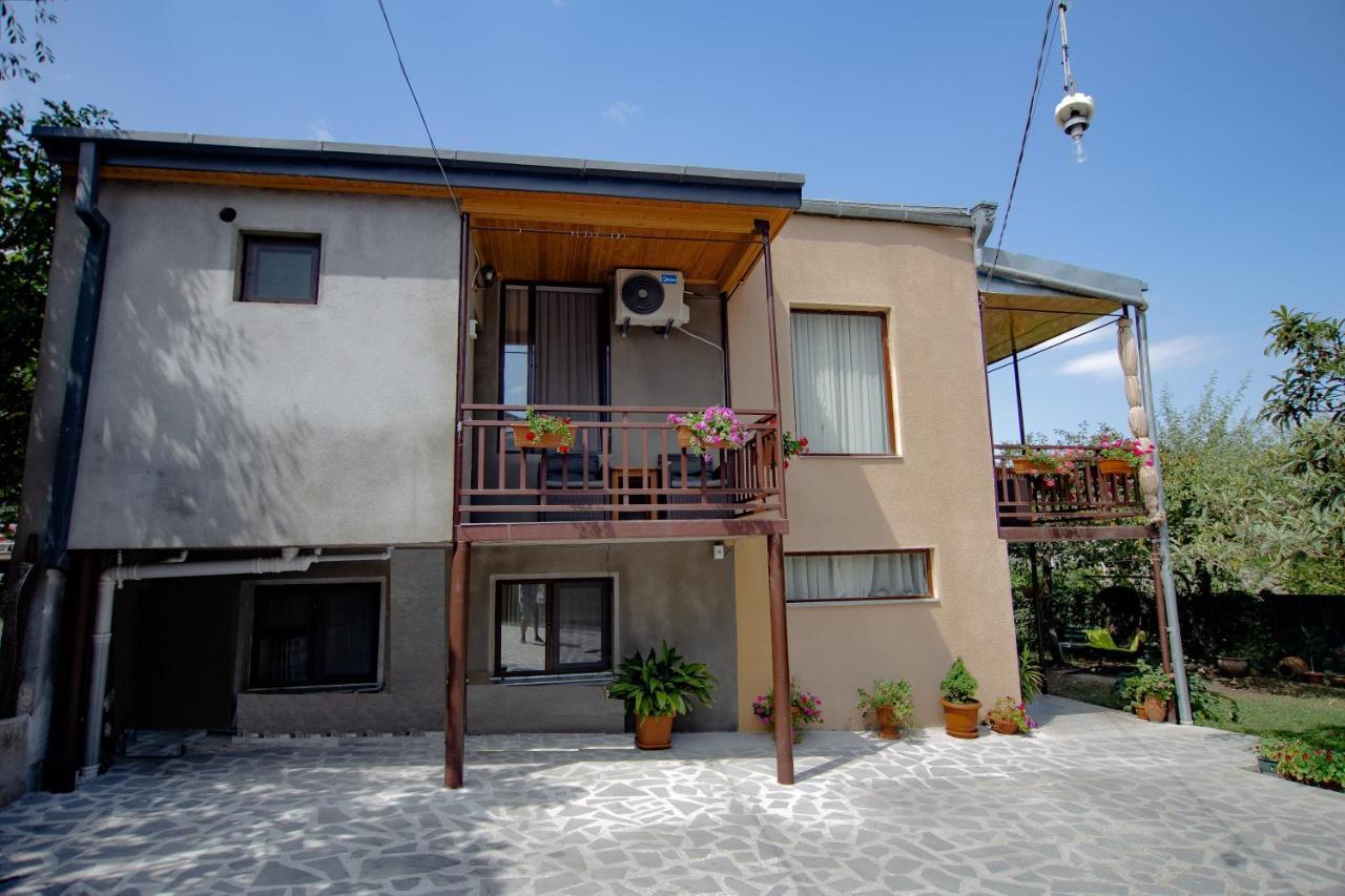 Tinikos Guest House Telavi Luaran gambar
