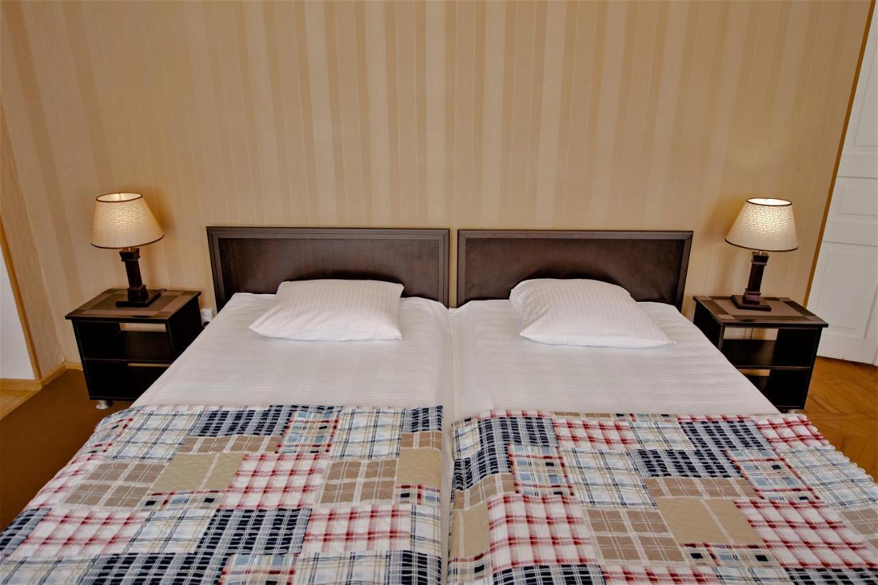Tinikos Guest House Telavi Luaran gambar