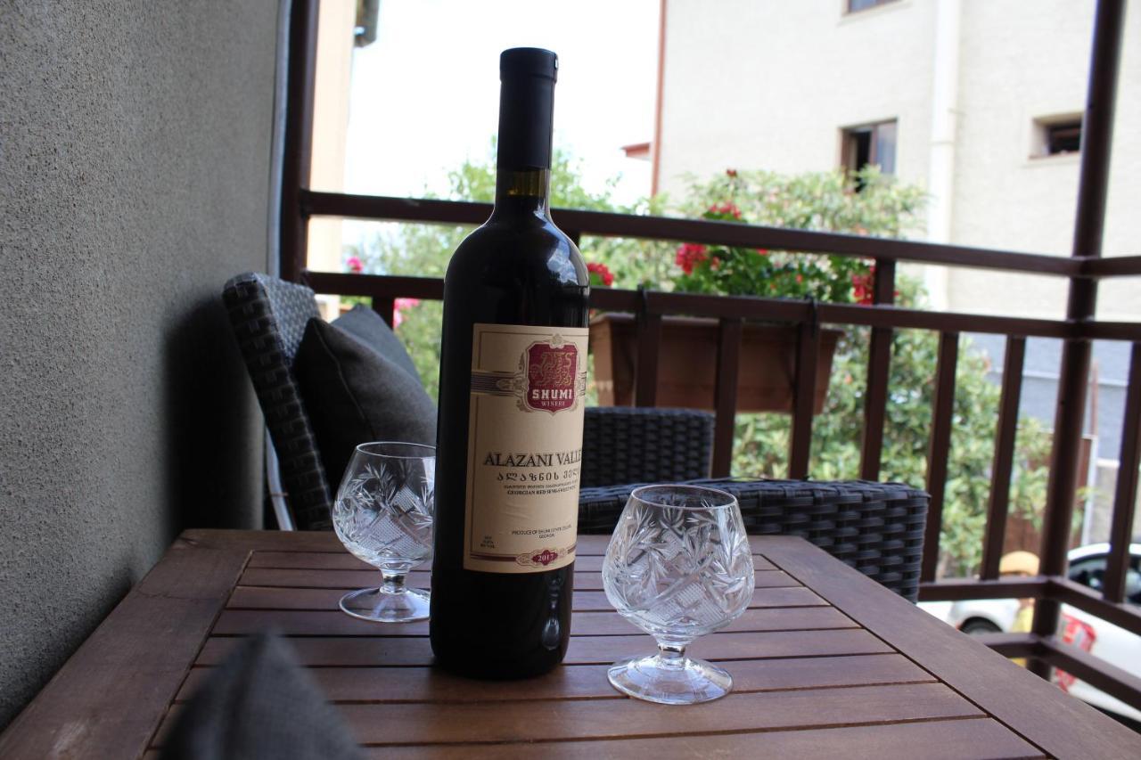 Tinikos Guest House Telavi Luaran gambar