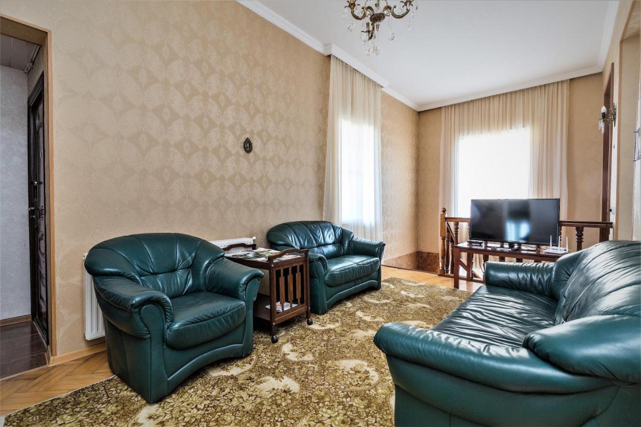 Tinikos Guest House Telavi Luaran gambar